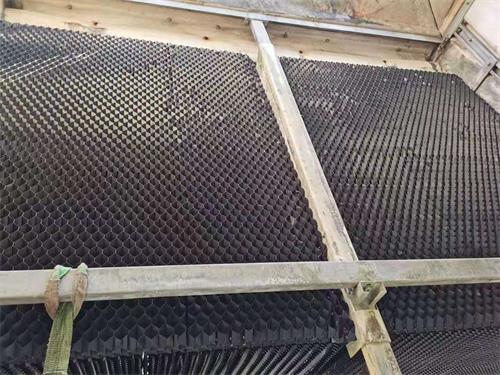 深圳招商銀行研發中心冷卻塔填料更換、底盤漏水補漏